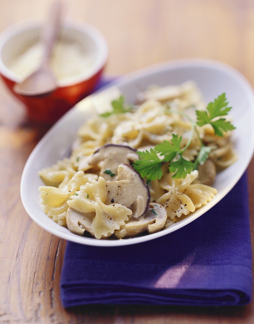 Farfalle with fried ceps