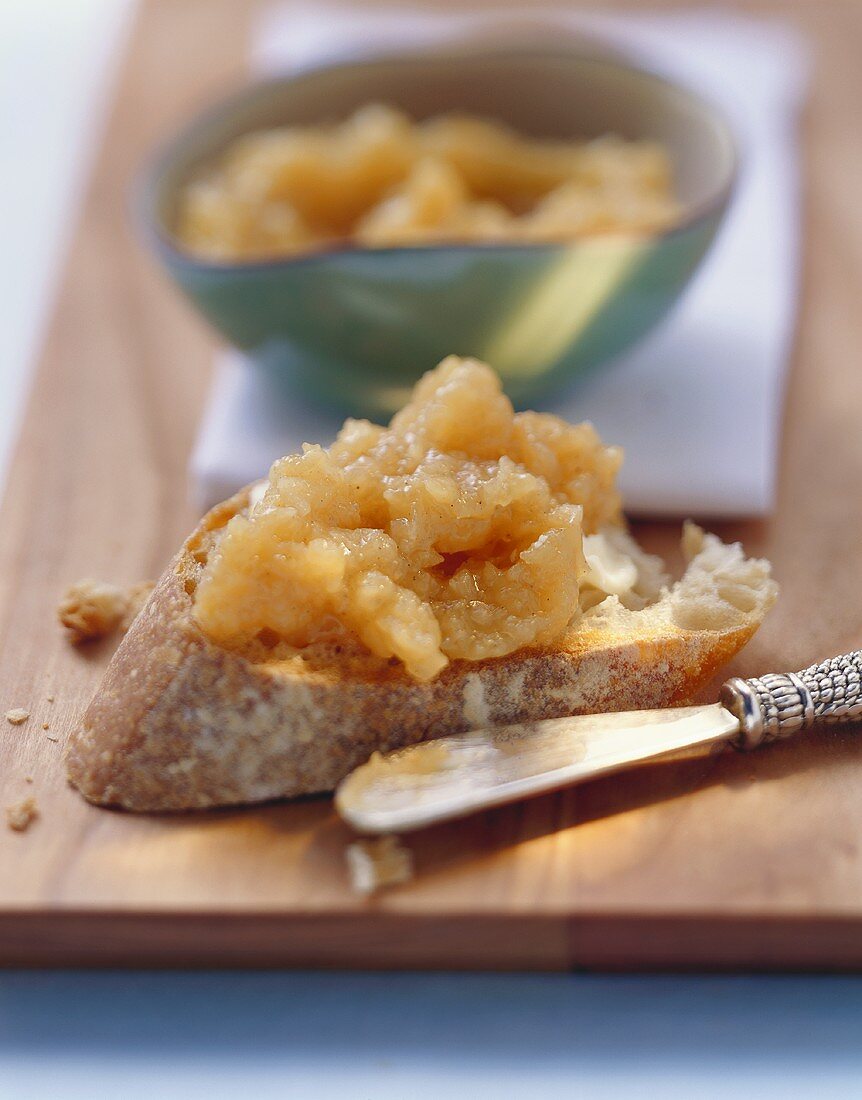 Quittenmarmelade mit Holunderblütensirup