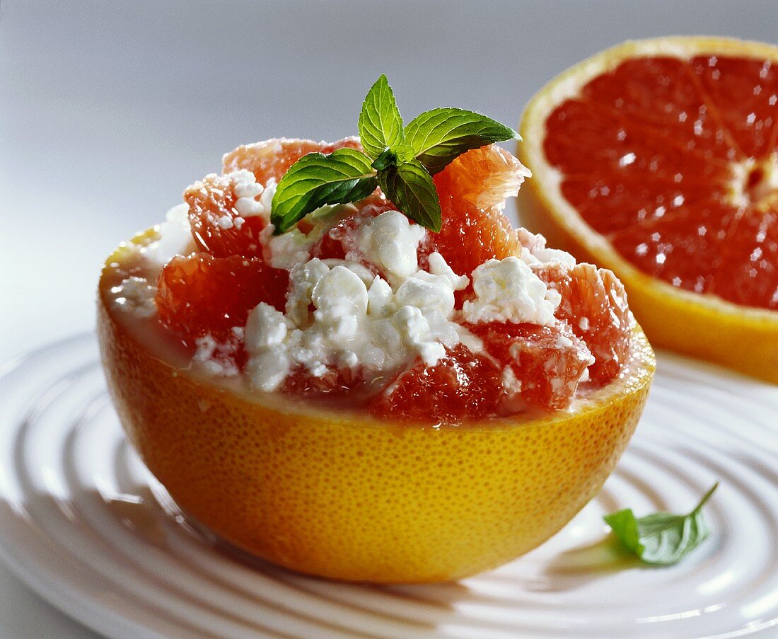 Grapefruit with soft cheese