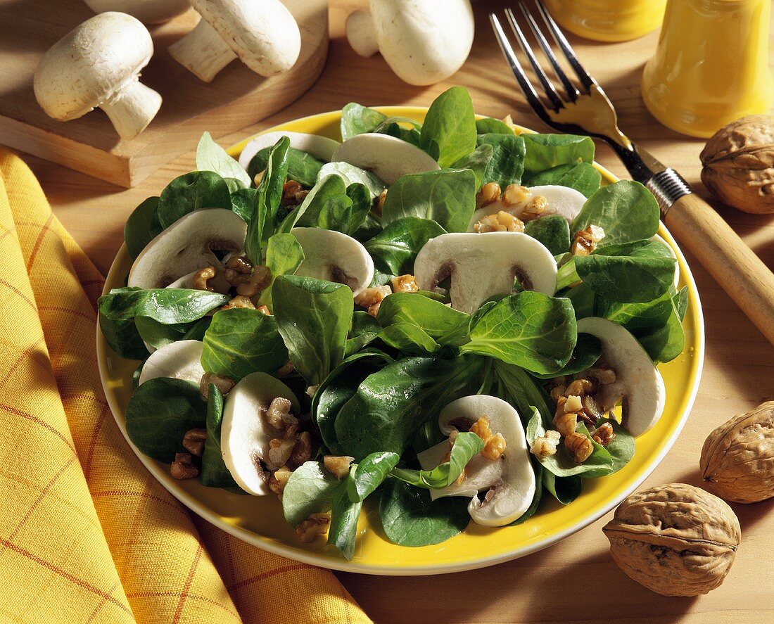 Feldsalat mit Champignons