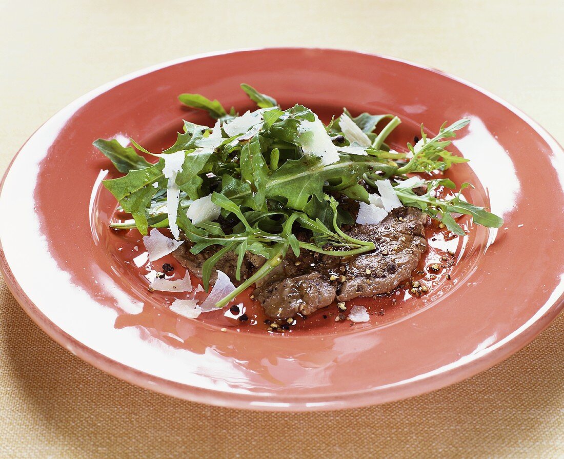 Beef fillet with rocket salad
