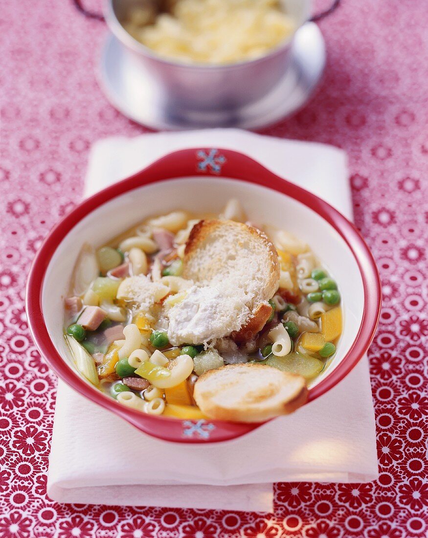 Minestrone with noodles and cheese baguette