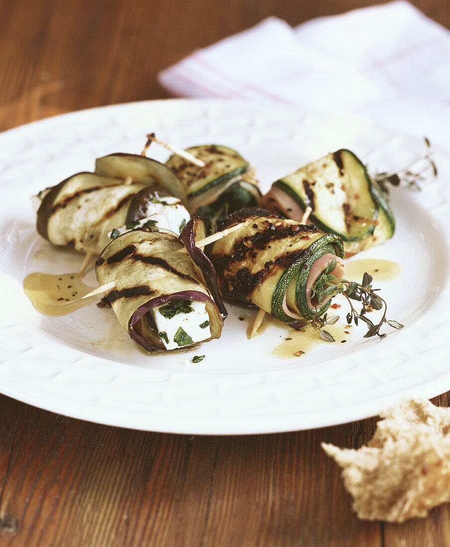 Grilled vegetable rolls with sheep’s cheese