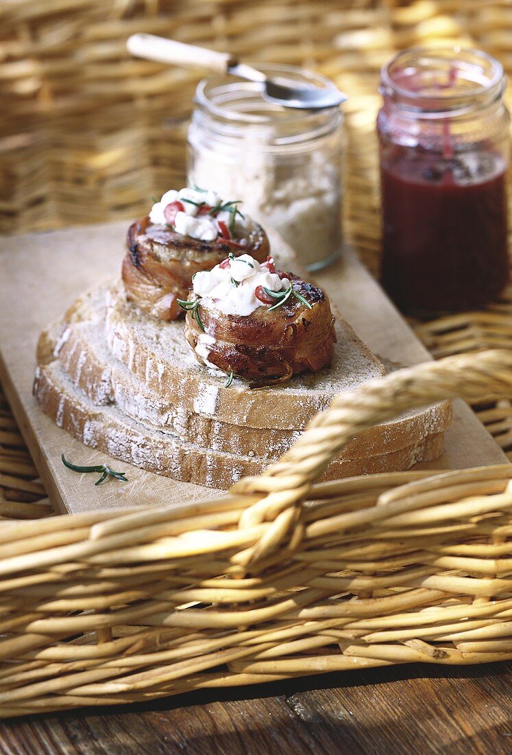 Tournedos with bread