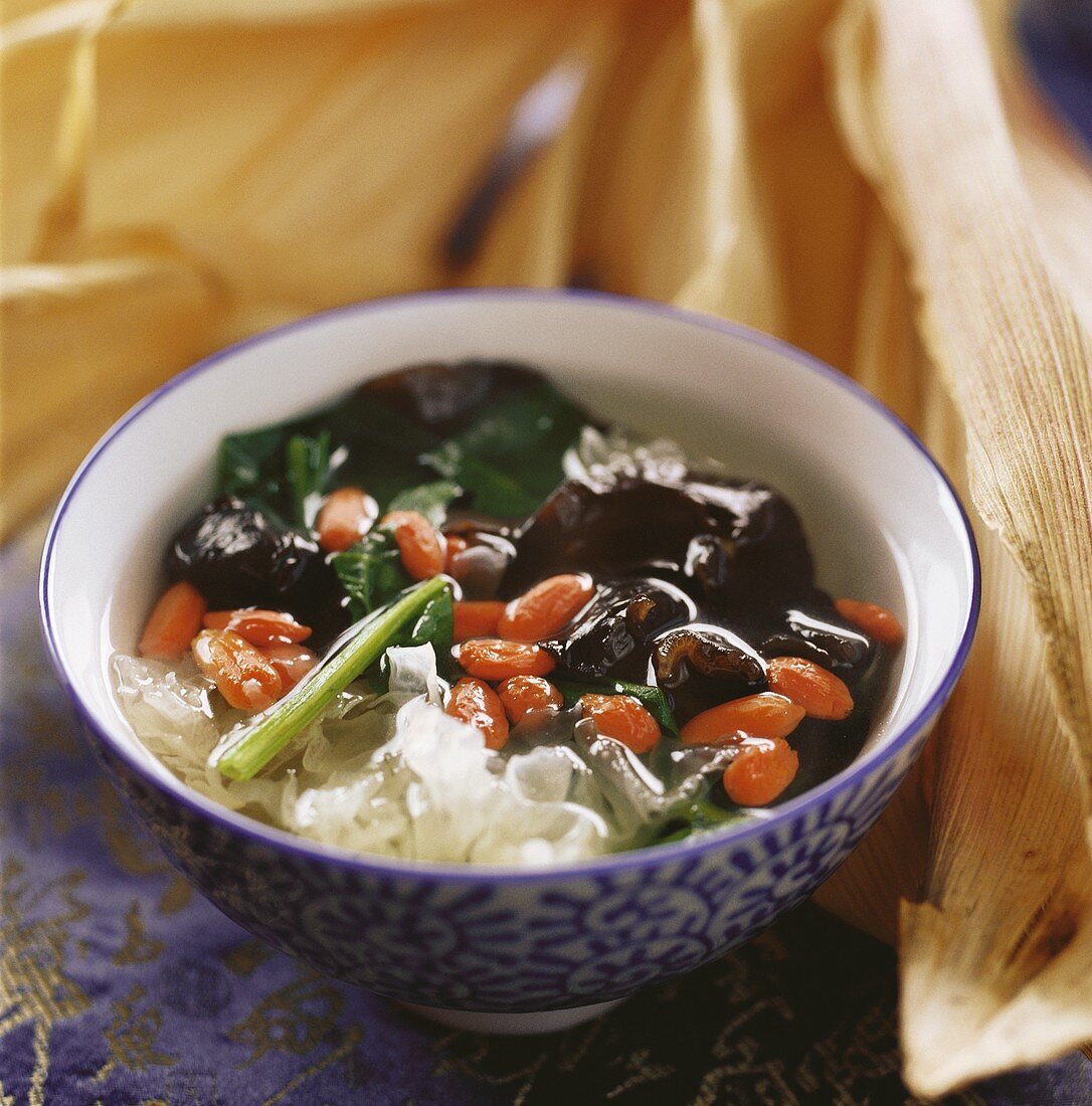 Mushroom soup with spinach and wolfberries