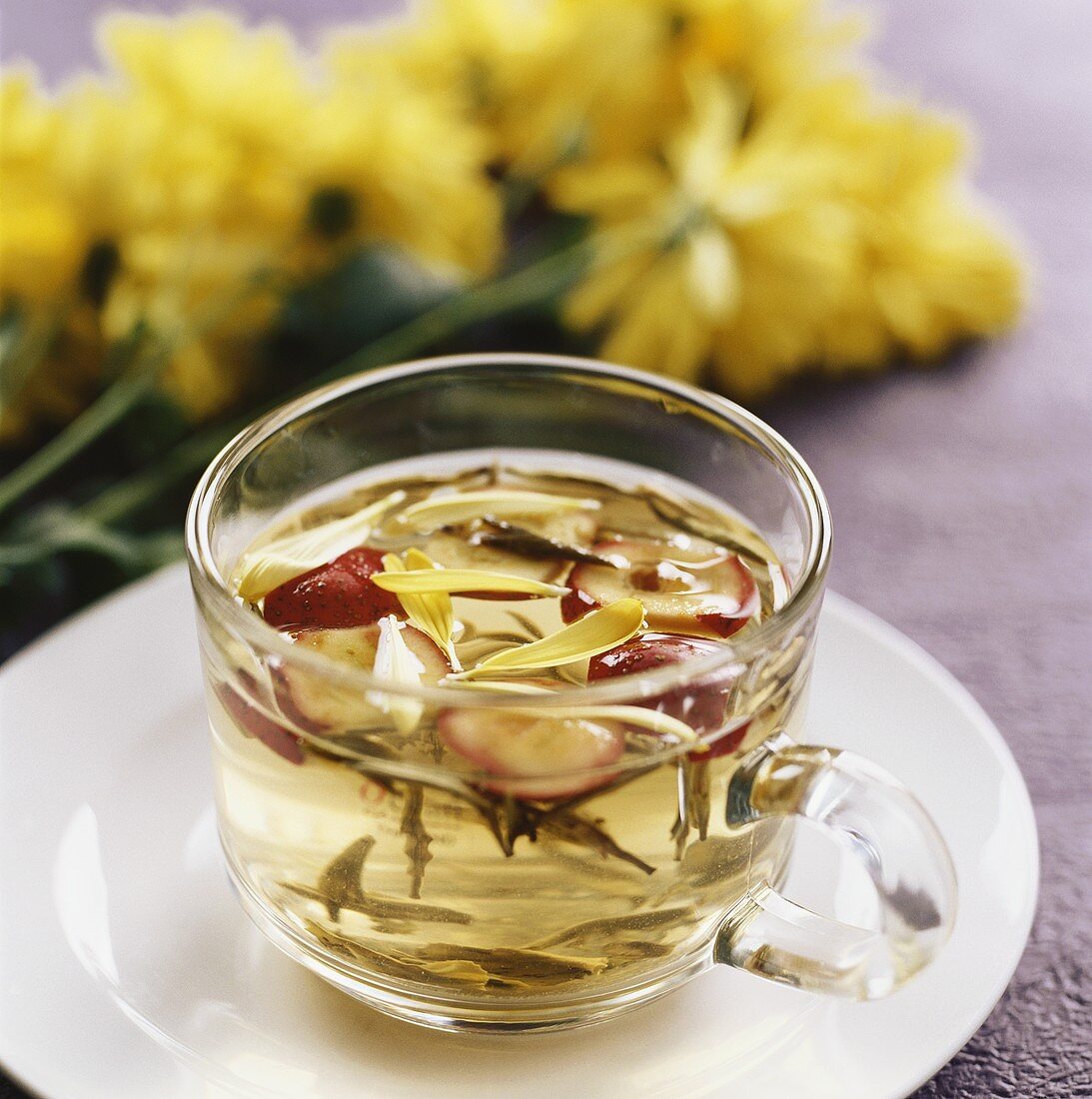 Hawthorn tea with chrysanthemum petals