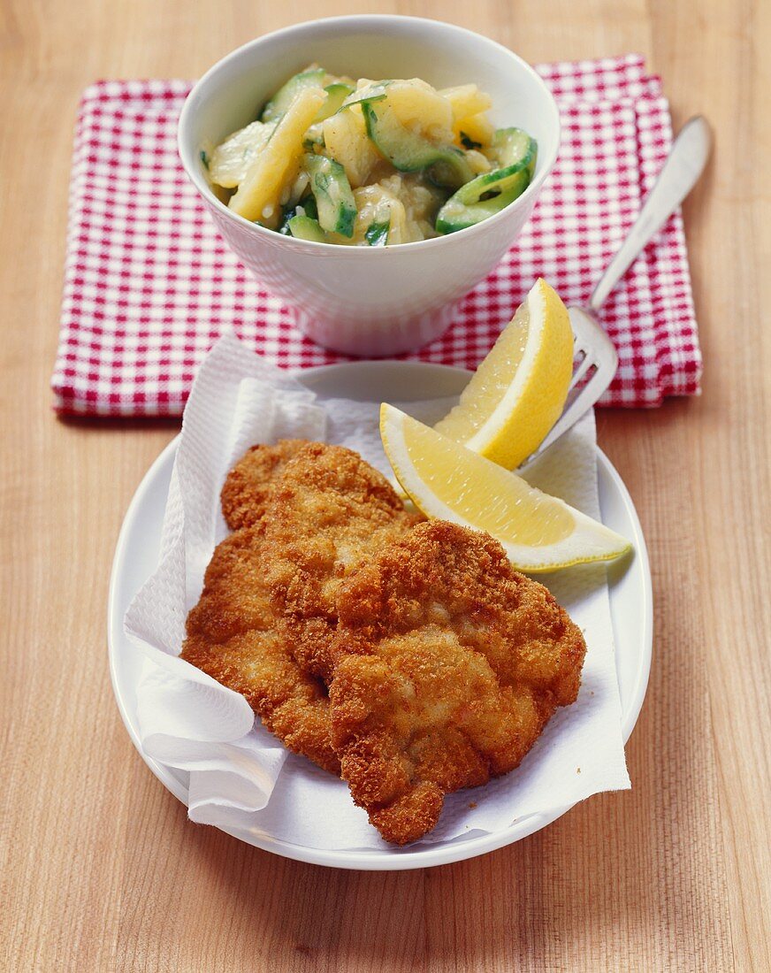 Wiener Schnitzel mit Kartoffel-Gurken-Salat