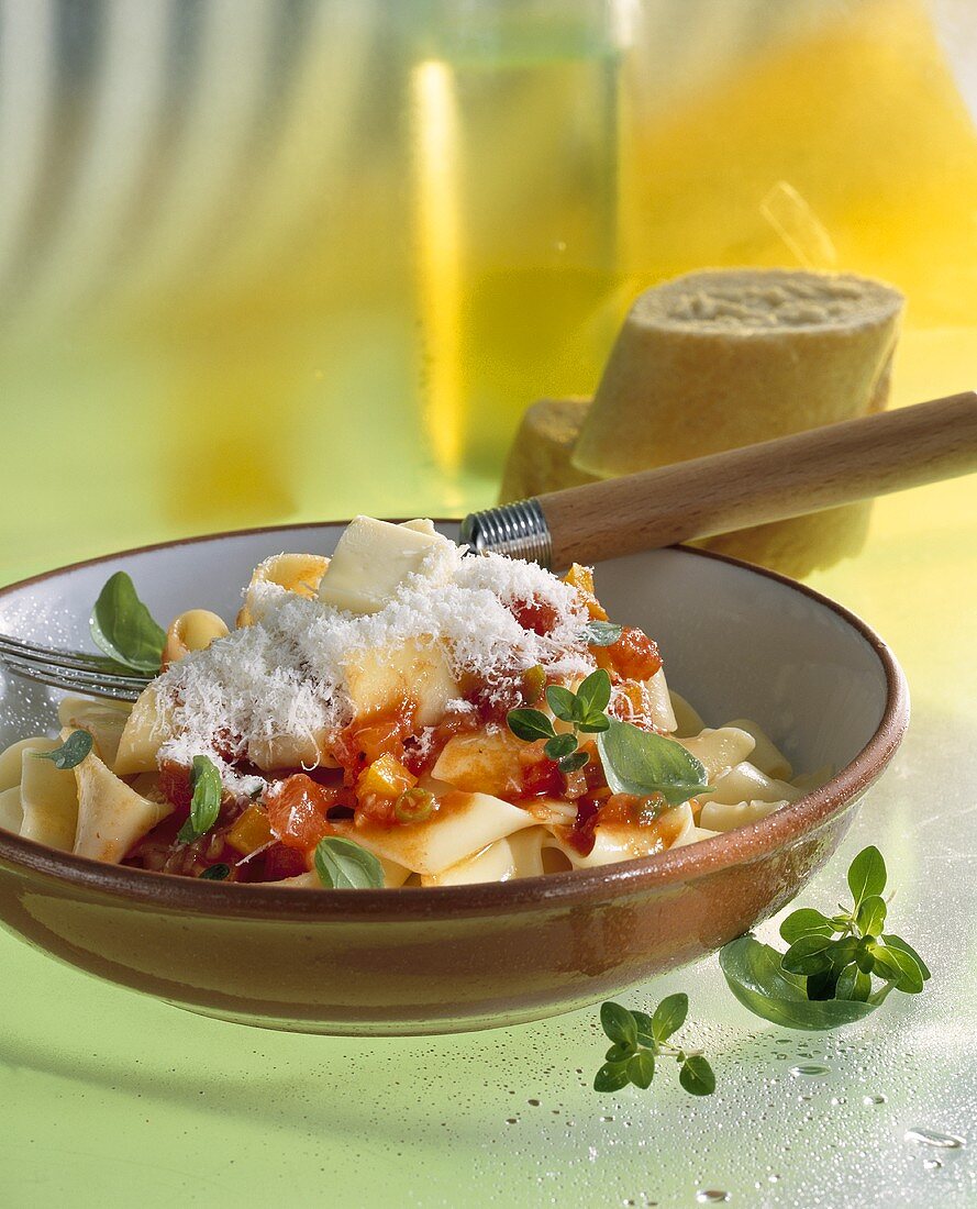 Pappardelle with tomato and pepper sauce