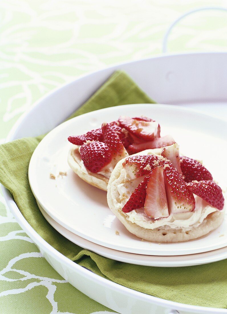 Pancakes with mascarpone and strawberries