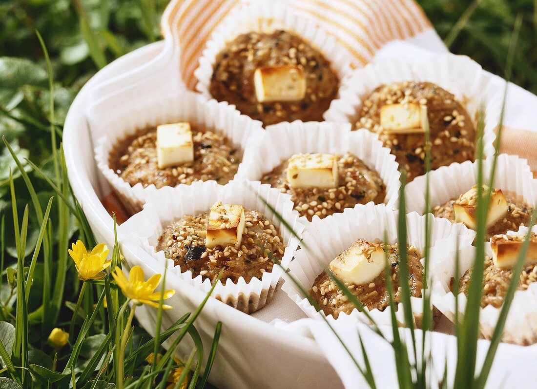 Hackfleisch-Gemüse-Muffins mit Schafskäse