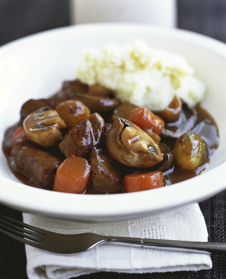 Rindfleisch-Champignon-Ragout mit Kartoffelbrei