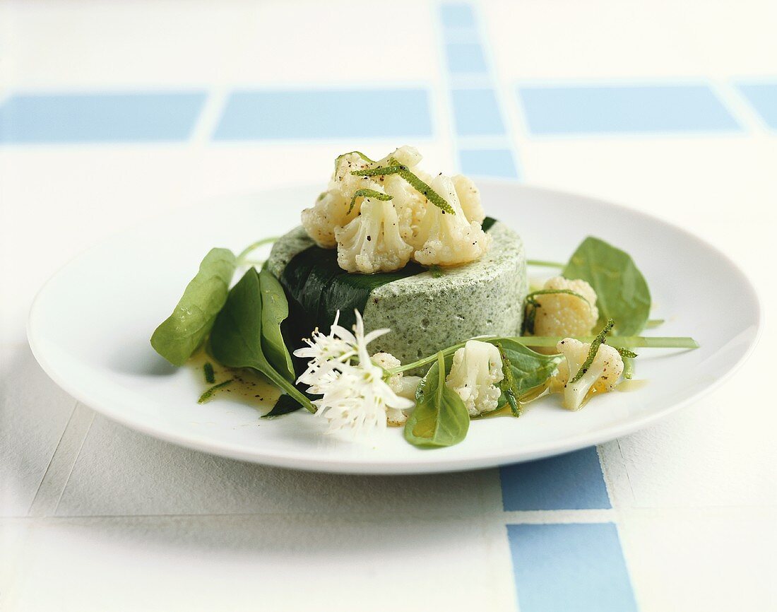 Spinach mousse with cauliflower