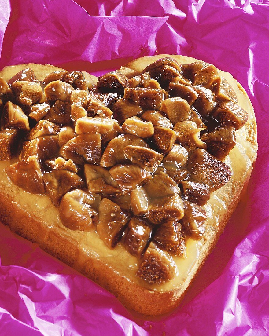 Heart-shaped fig cake