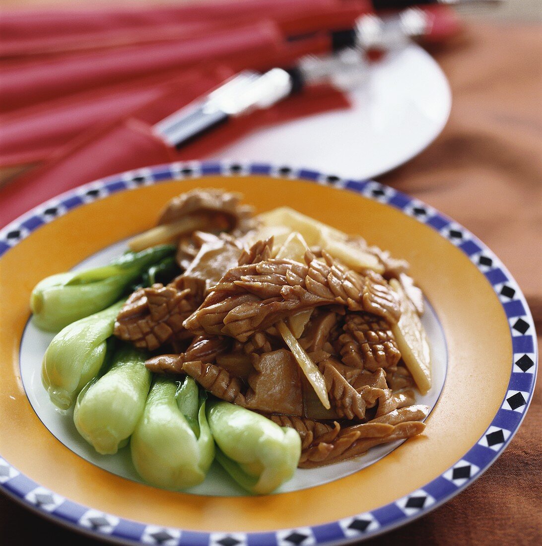 Pork kidneys with pak choi and yam