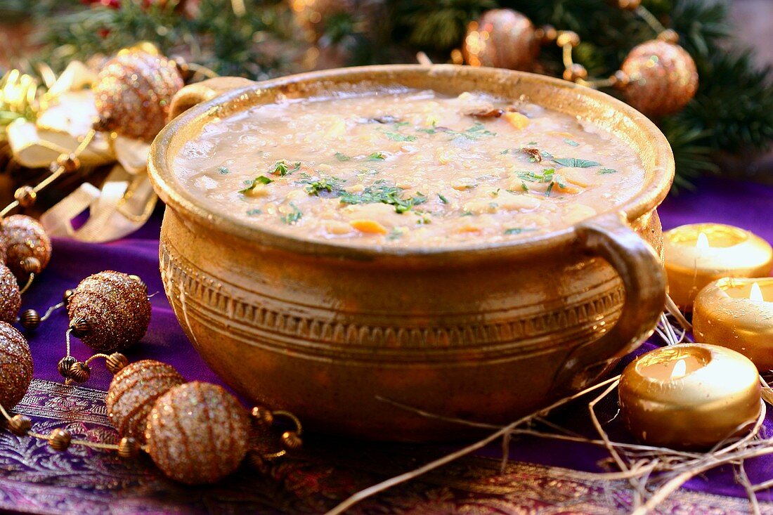 Christmassy bean soup with prunes