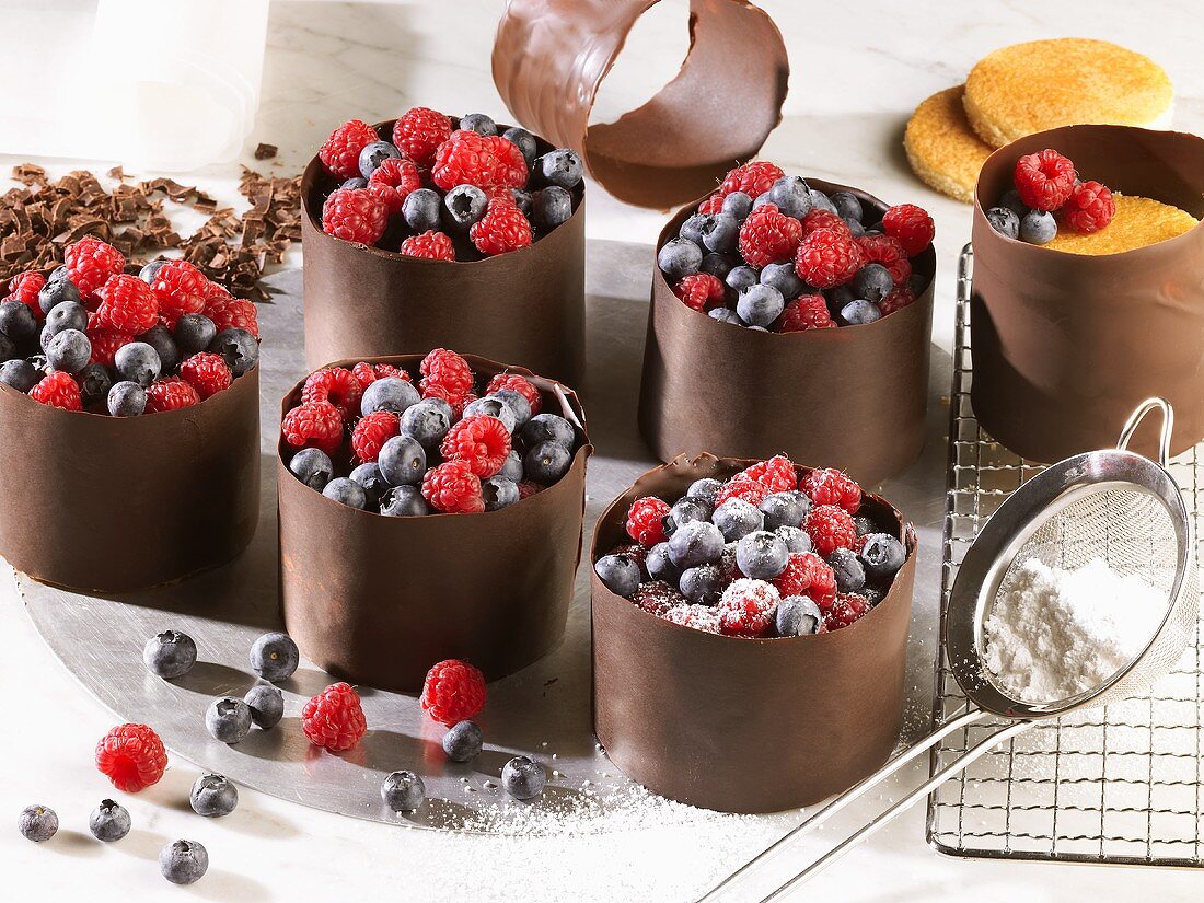 Berries in chocolate cases