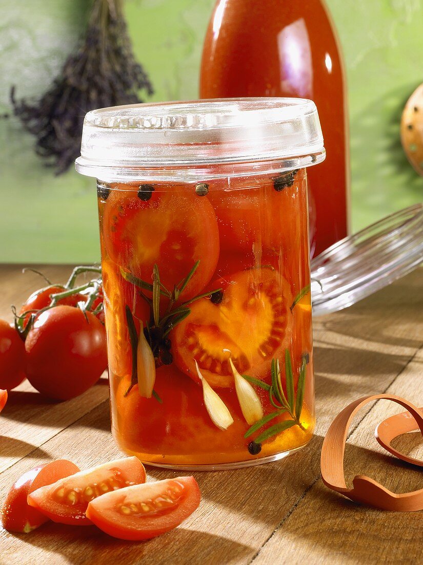 Spicy pickled tomatoes