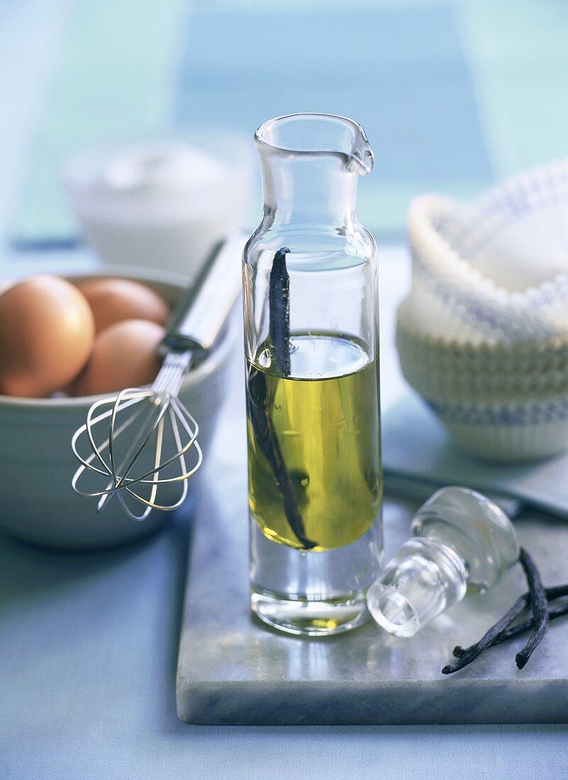 Olivenöl mit Vanilleschote & Backzutaten
