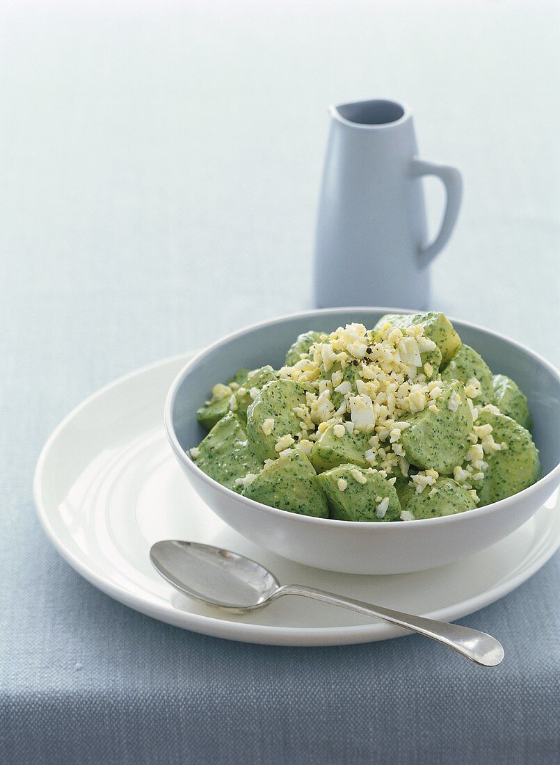 Kartoffelsalat mit Pesto & Ei