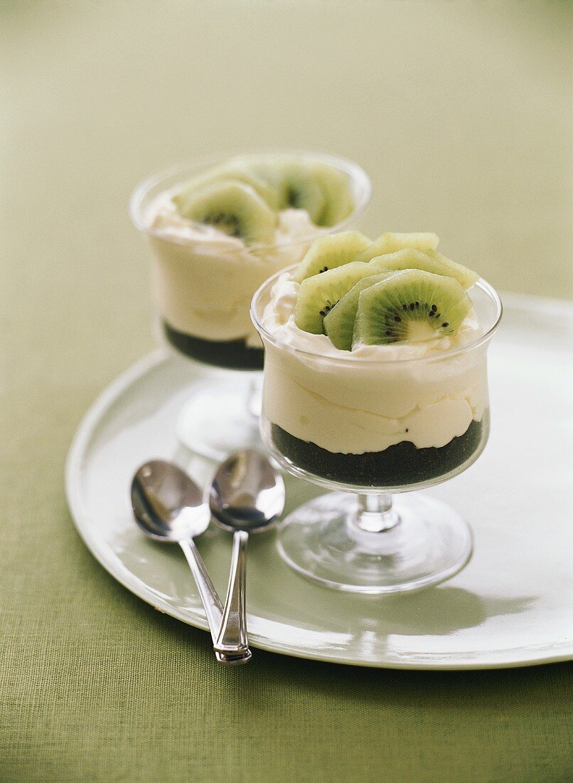Kiwi fruit dessert with mascarpone cream