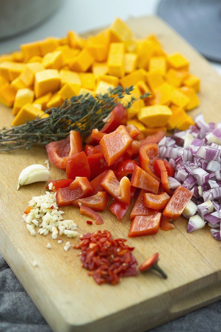 Ingredients for pumpkin and pepper stew