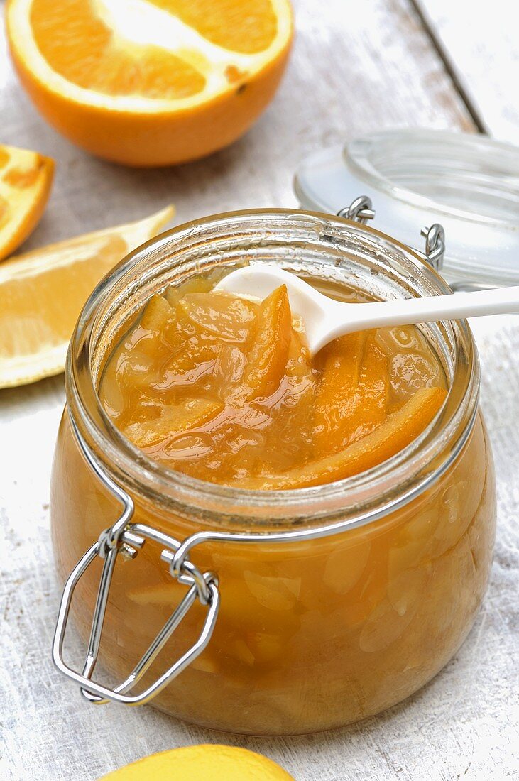 Orangen-Mandel-Aprikosen-Marmelade