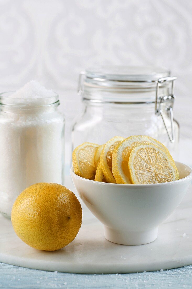 Zutaten für eingelegte Salzzitronen