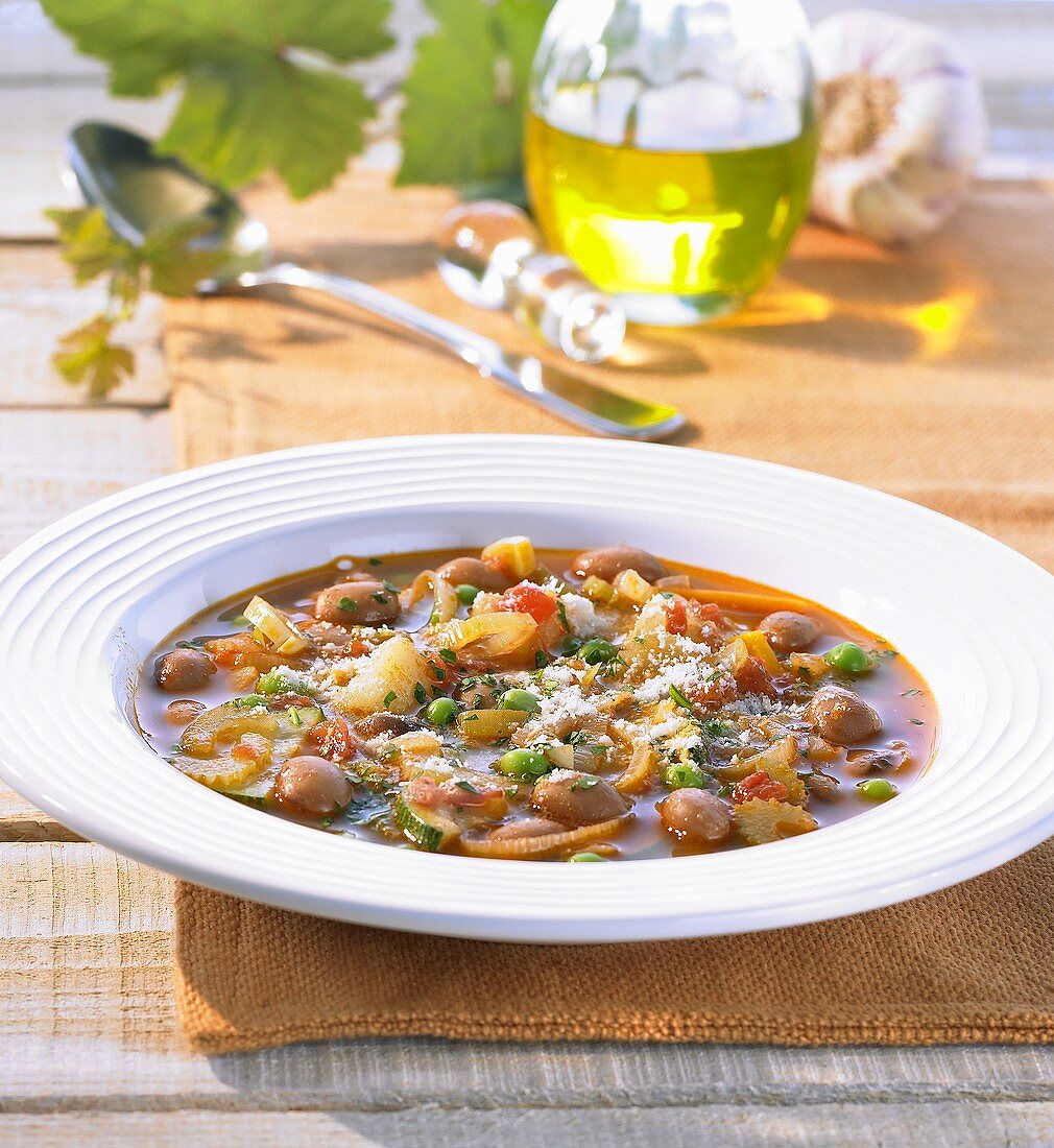 Minestrone (Gemüsesuppe, Italien)