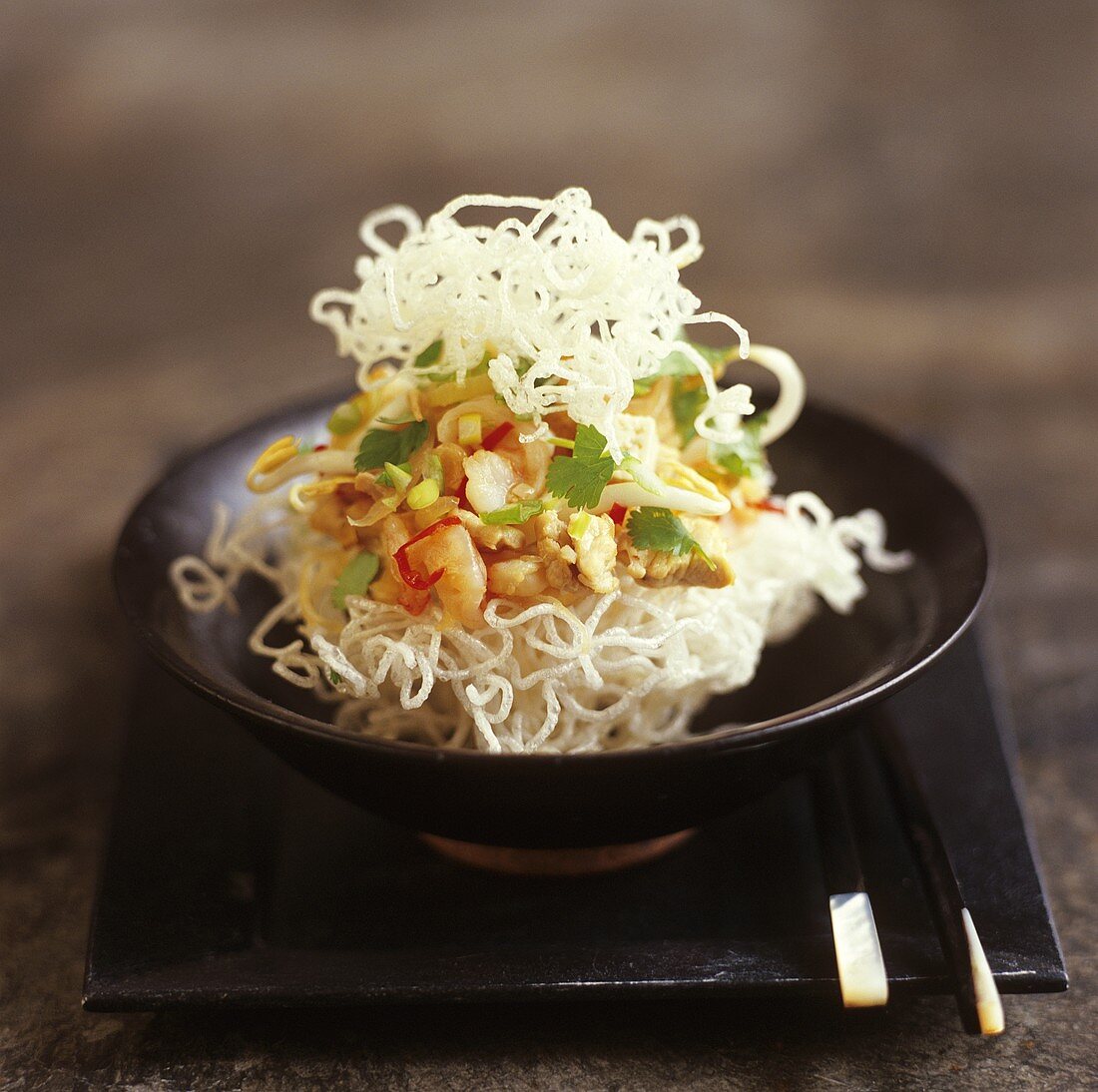 Mee krob (fried rice noodles, Thailand)