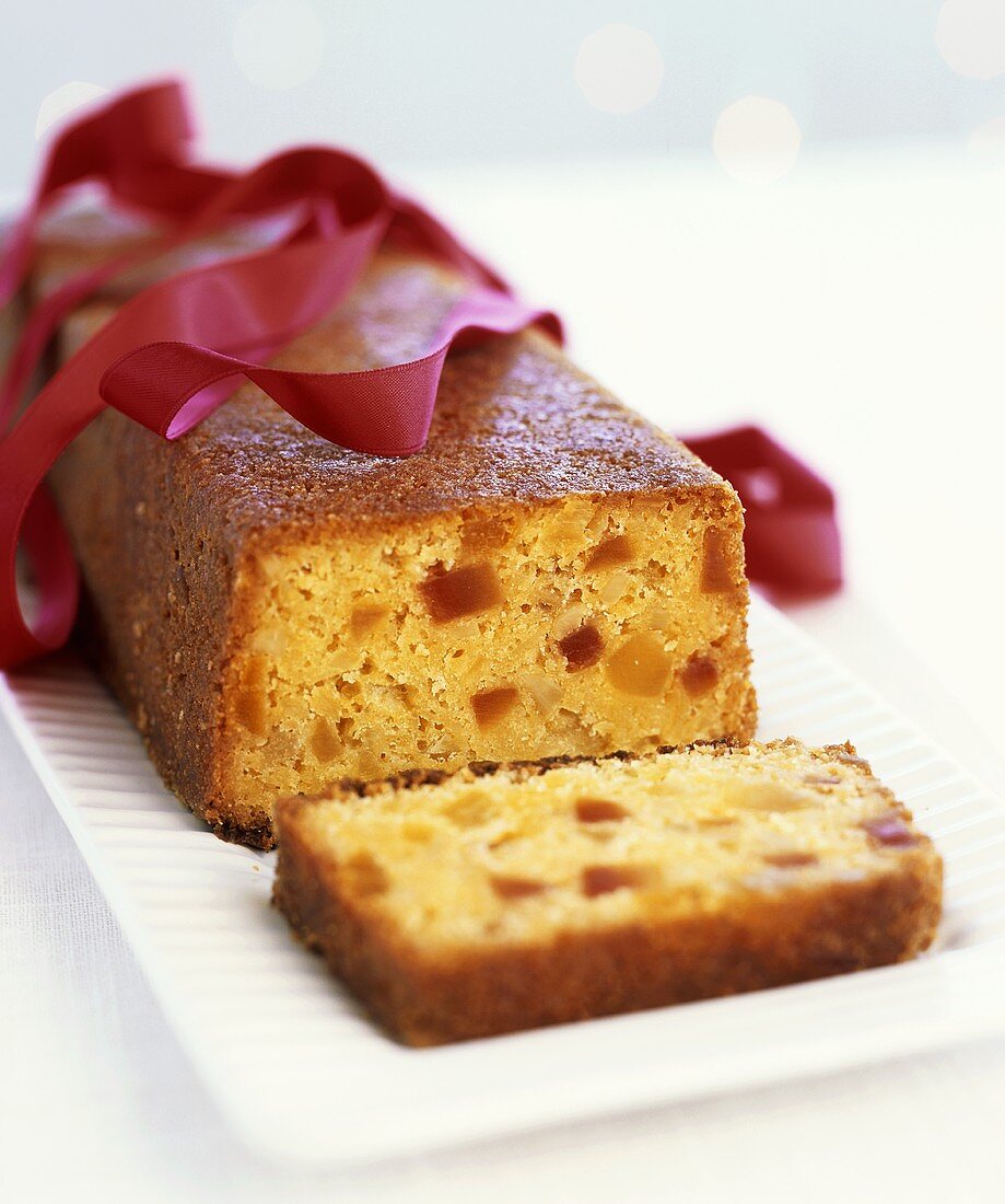 Biskuitkuchen mit Früchten