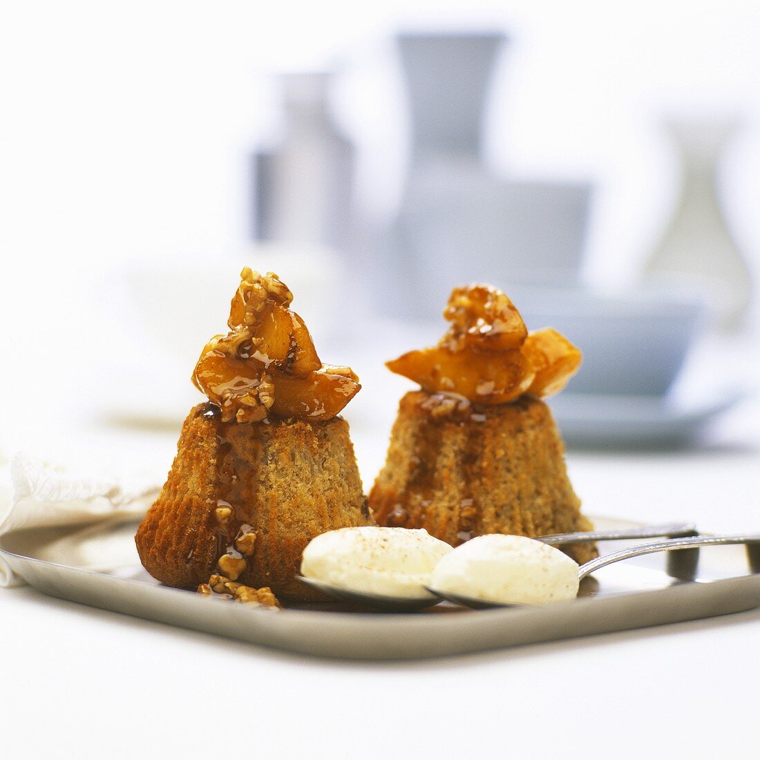 Apple muffins with walnut caramel