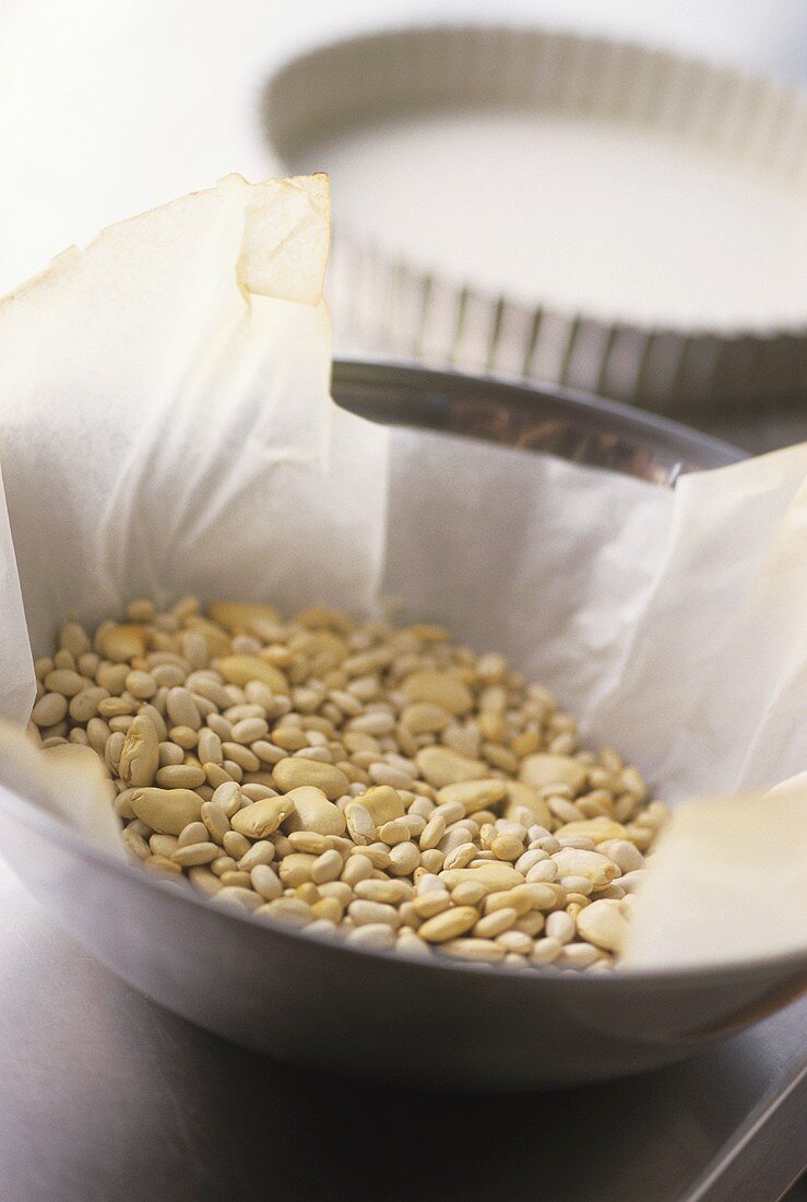 Beans for baking blind