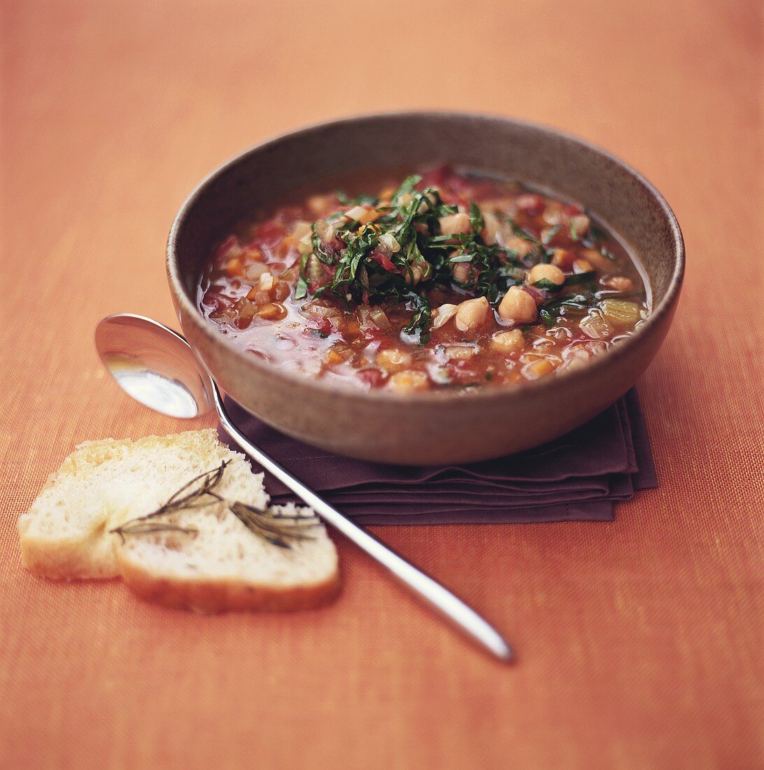 Kichererbsensuppe mit Gemüse