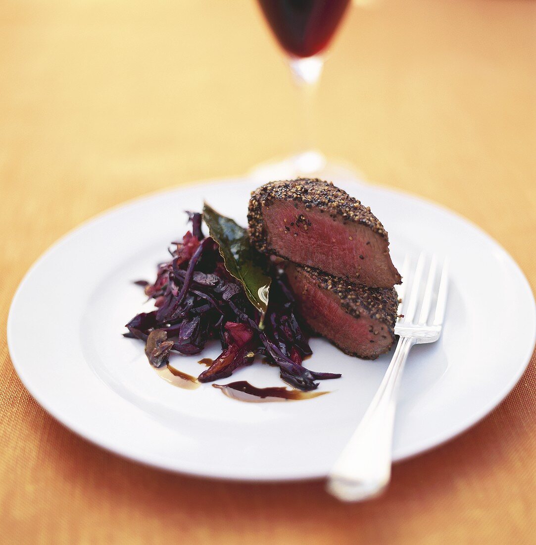 Peppered steak with red cabbage