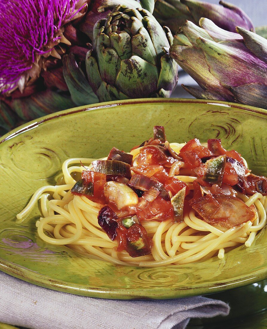 Spaghetti with artichoke and tomato sauce