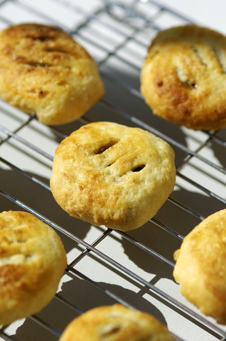 Eccles cakes (Bllätterteiggebäck mit Rosinen, England)