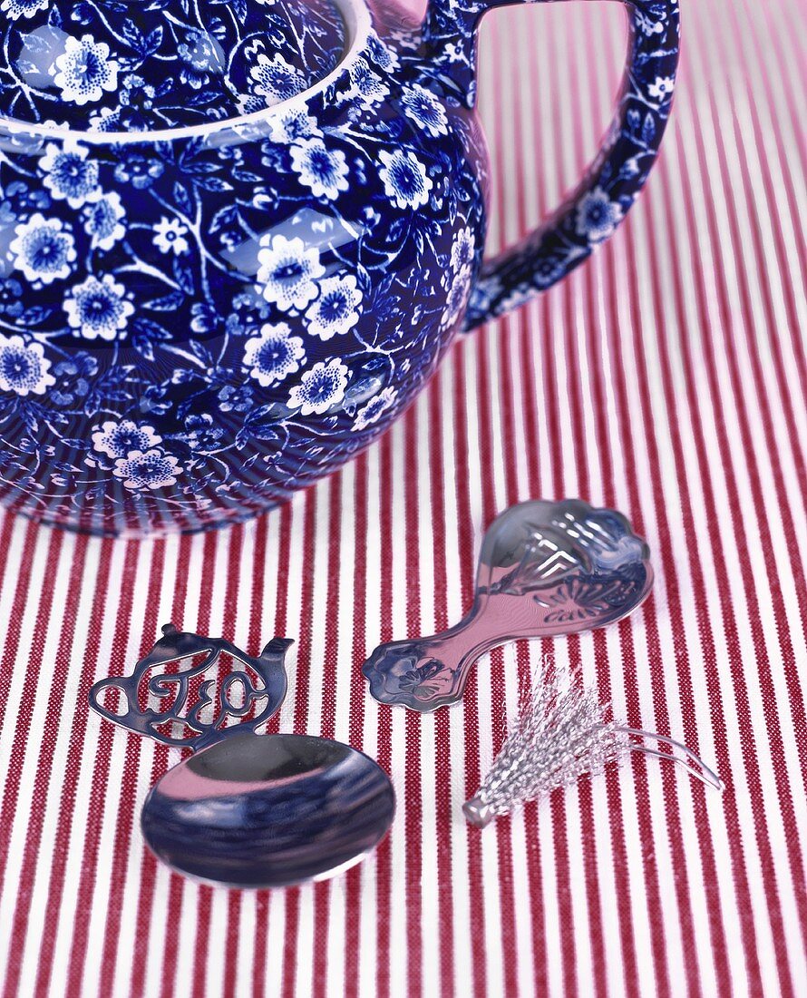 Teapot and tea utensils