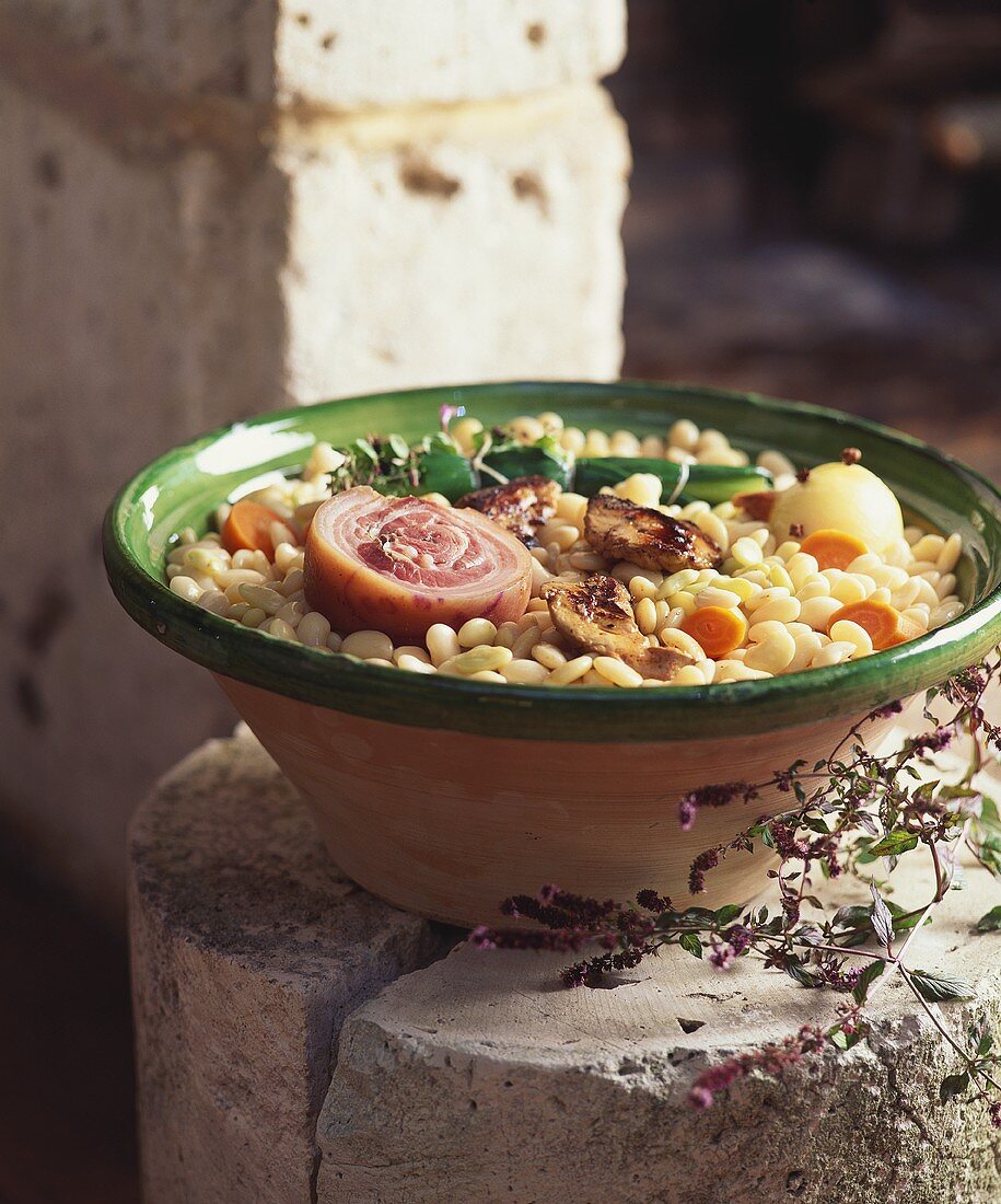 Cassoulet au foie gras (Meat and bean stew, France)