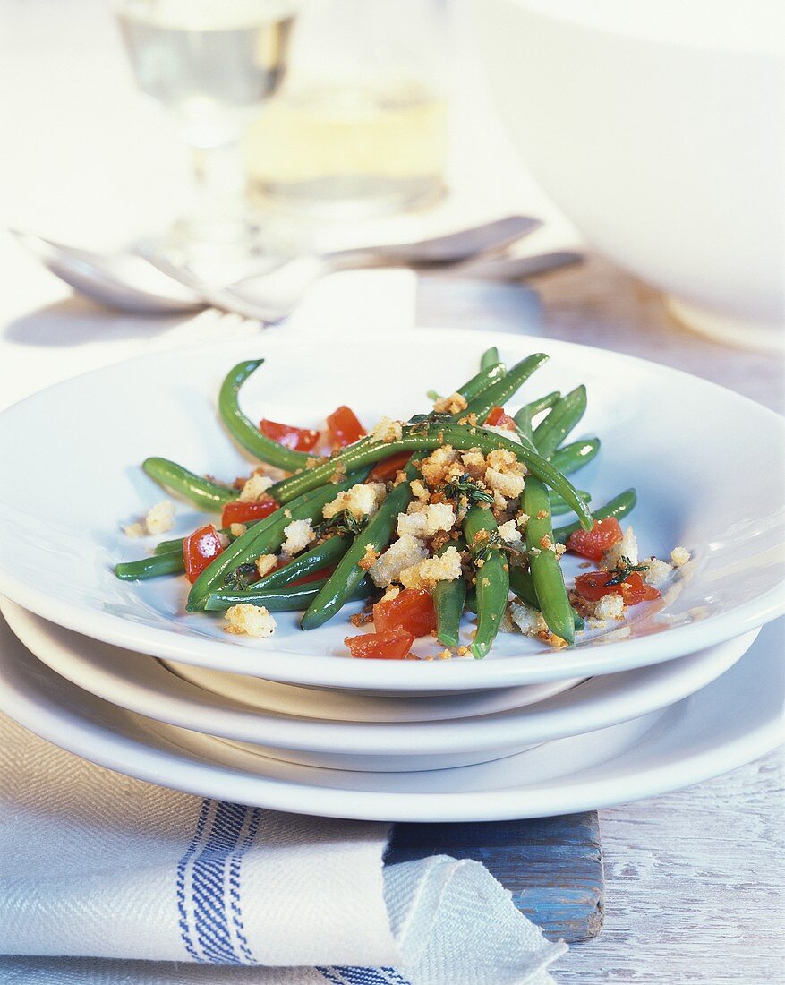 Green beans with diced tomato and breadcrumbs