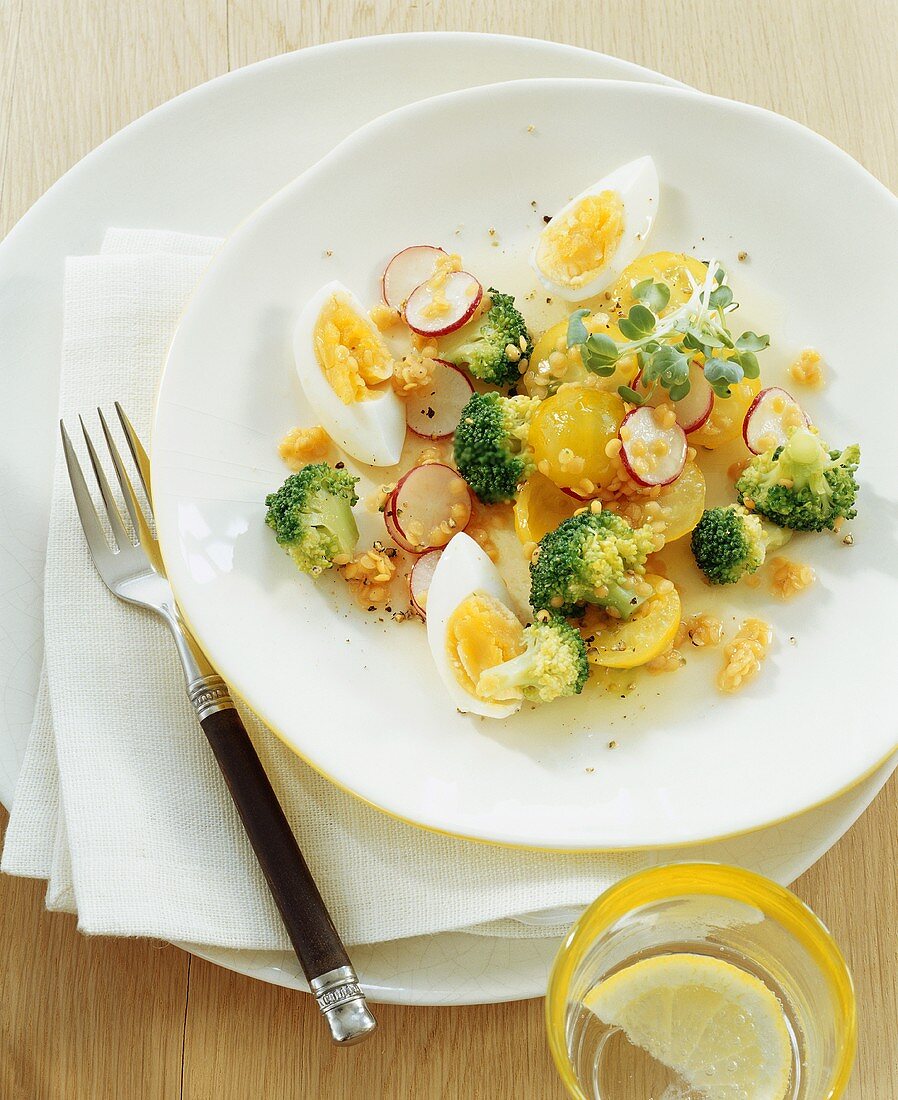 Broccoli salad with egg