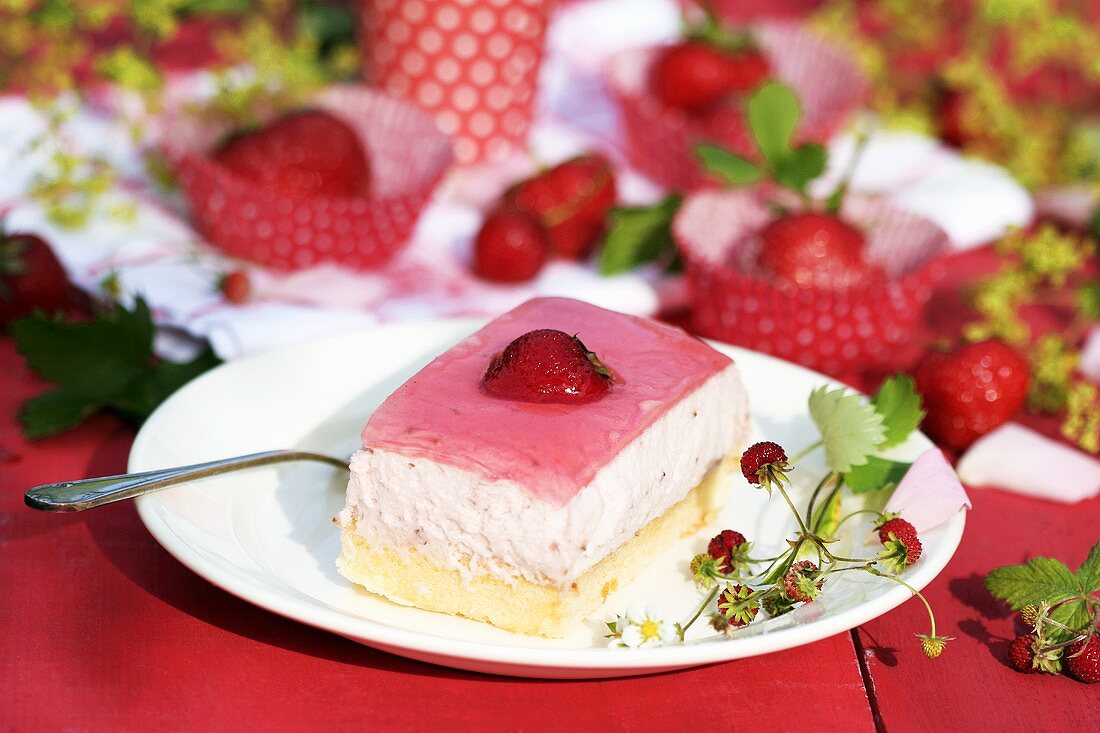 Strawberry cream slice
