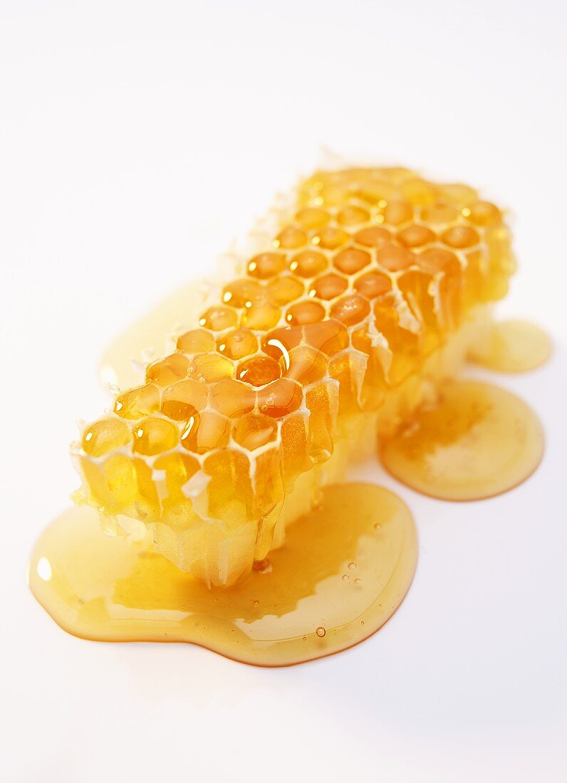 Ein Stück einer Honigwabe