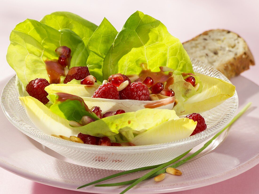 Green salad with raspberry dressing