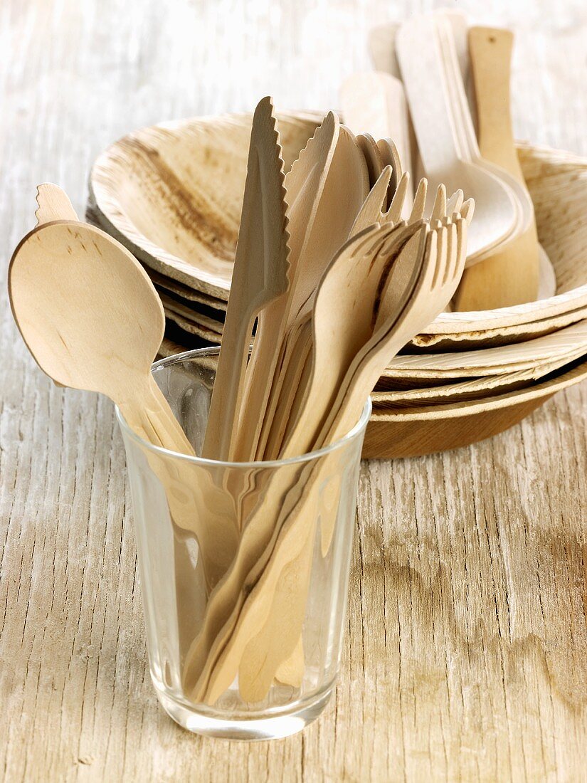 Wooden plates and cutlery