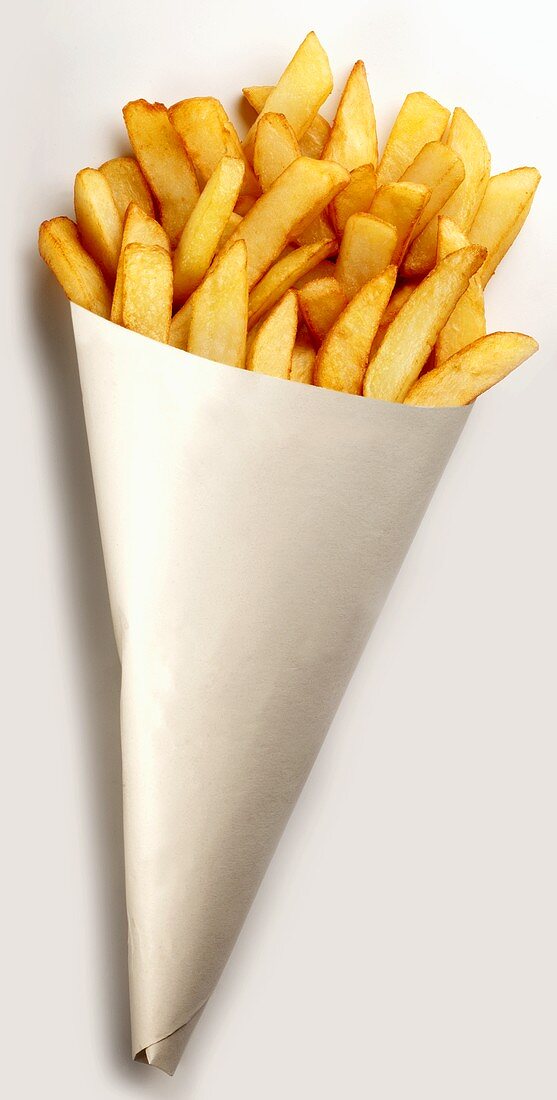 Pommes frites in der Papiertüte