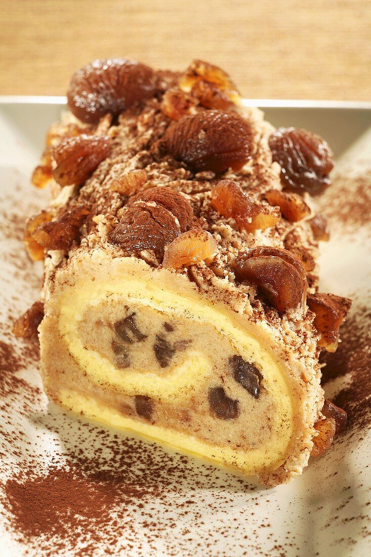Sponge roll with sweet chestnuts