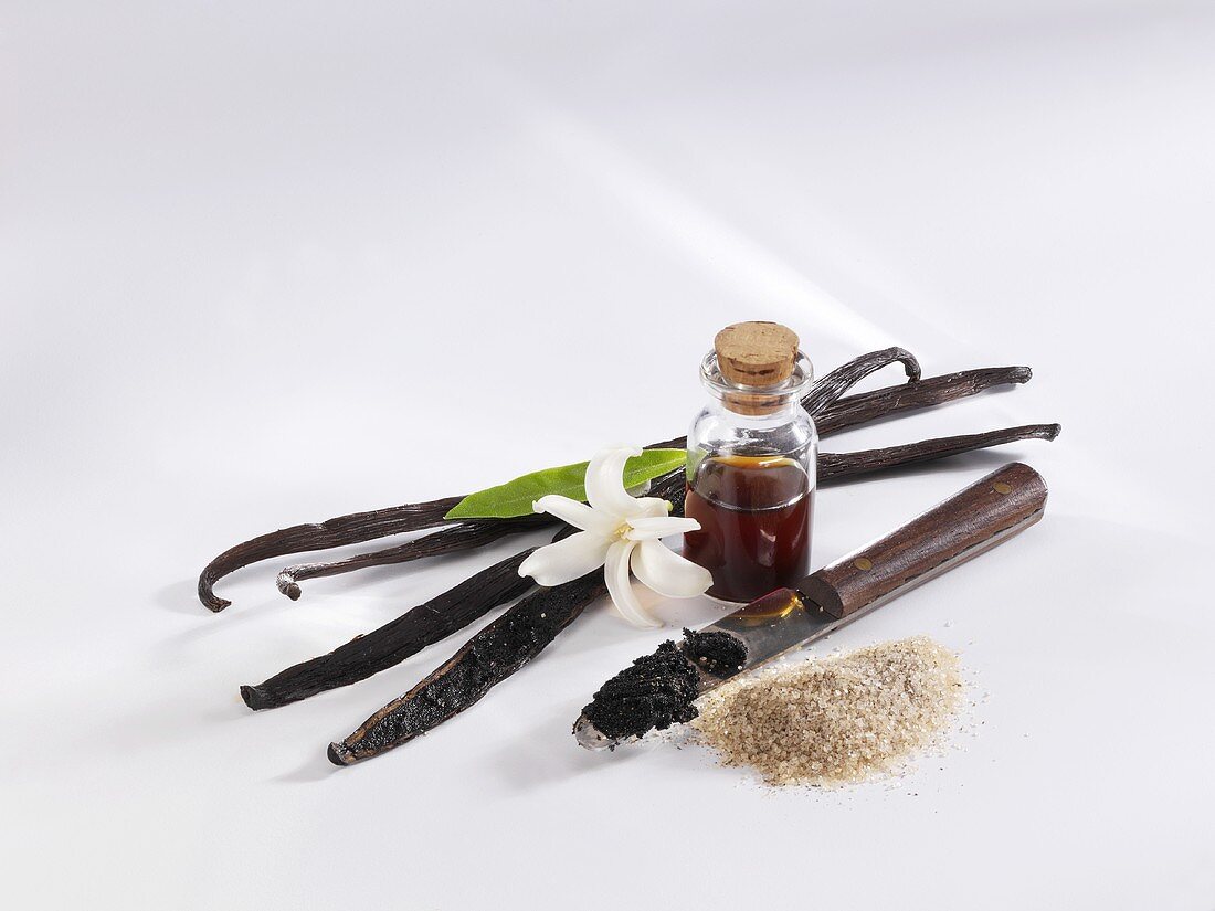 Vanilla pods, vanilla extract, vanilla seeds & vanilla sugar