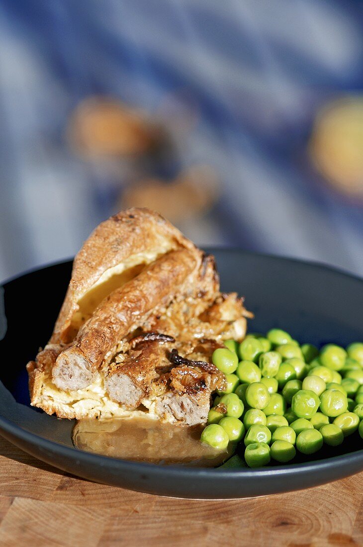 Toad in the hole mit Erbsen