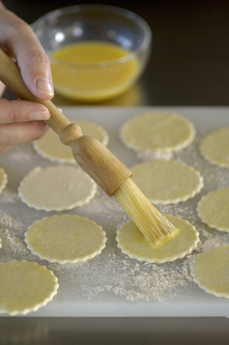 Making salami tarts