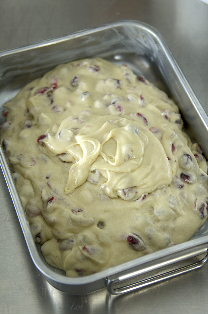 Making cranberry cake